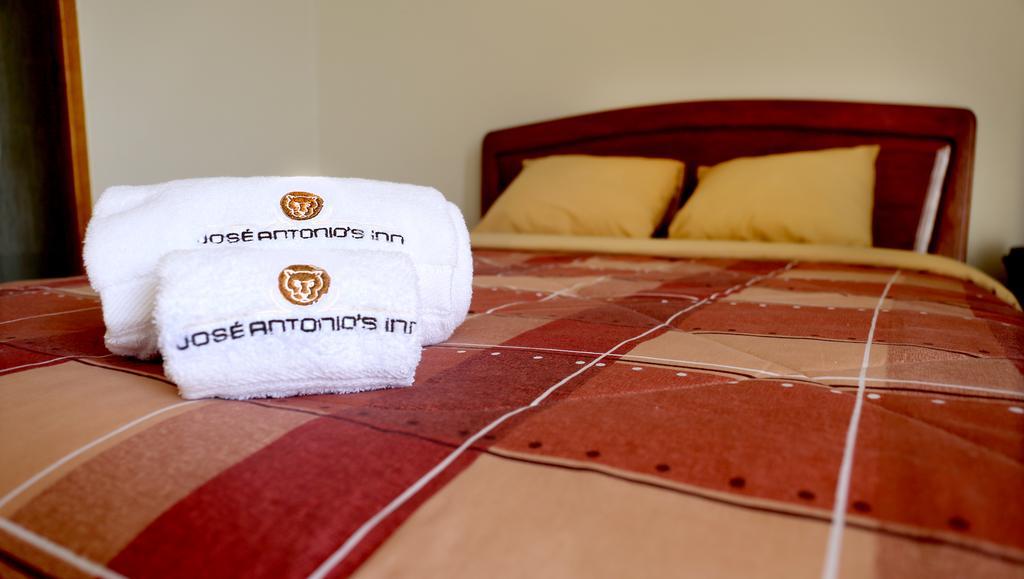 Hotel Jose Antonios Inn Puerto Maldonado Habitación foto